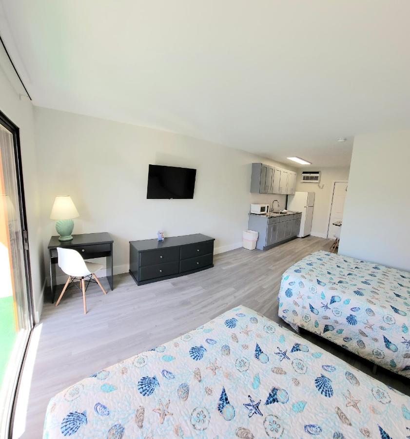 Satellite Motel St. Pete Beach Extérieur photo