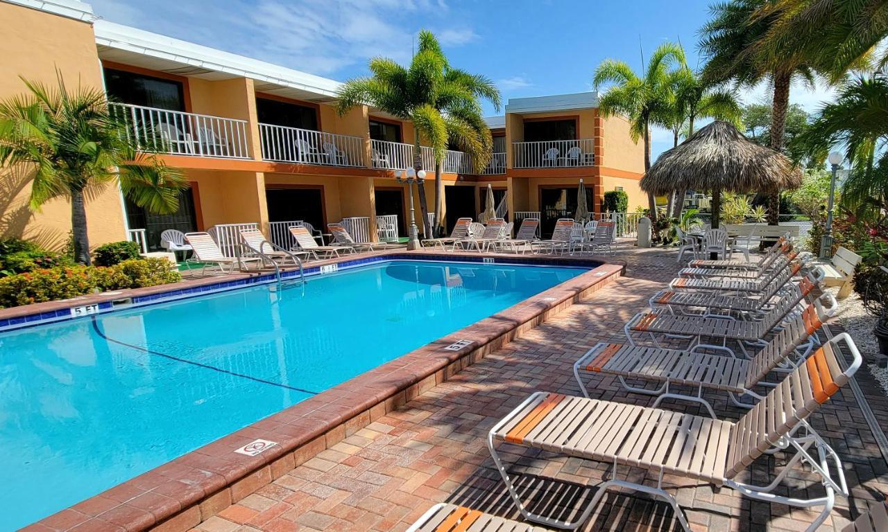 Satellite Motel St. Pete Beach Extérieur photo